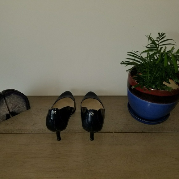 Women's 9 Etienne Aigner Heels 2.5" - Picture 3 of 3